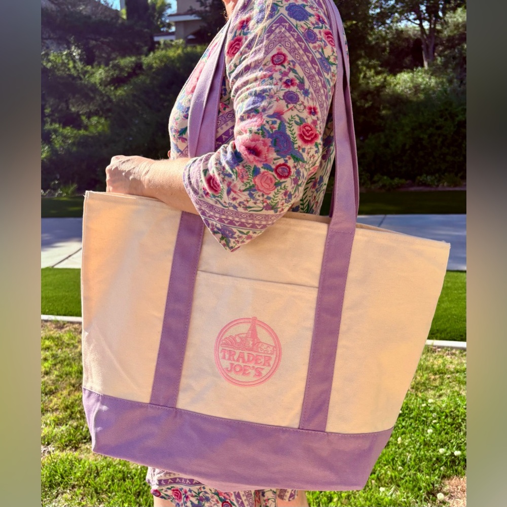 Trader Joe’s Viral Large Tote Lavender & Cream Tote Viral RARE 💜 NWT